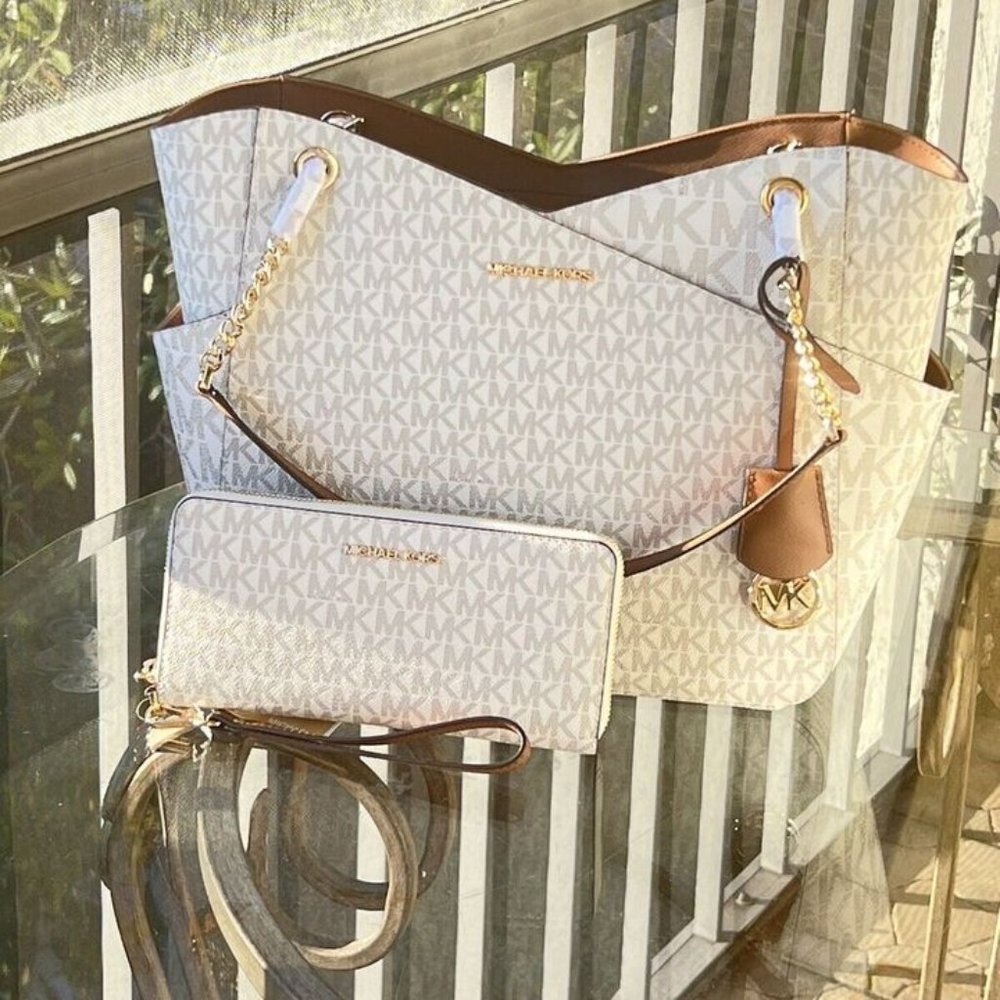 🌟 Michael Kors Vanilla Signature Set: Timeless Elegance in Every Detail! 🛍️